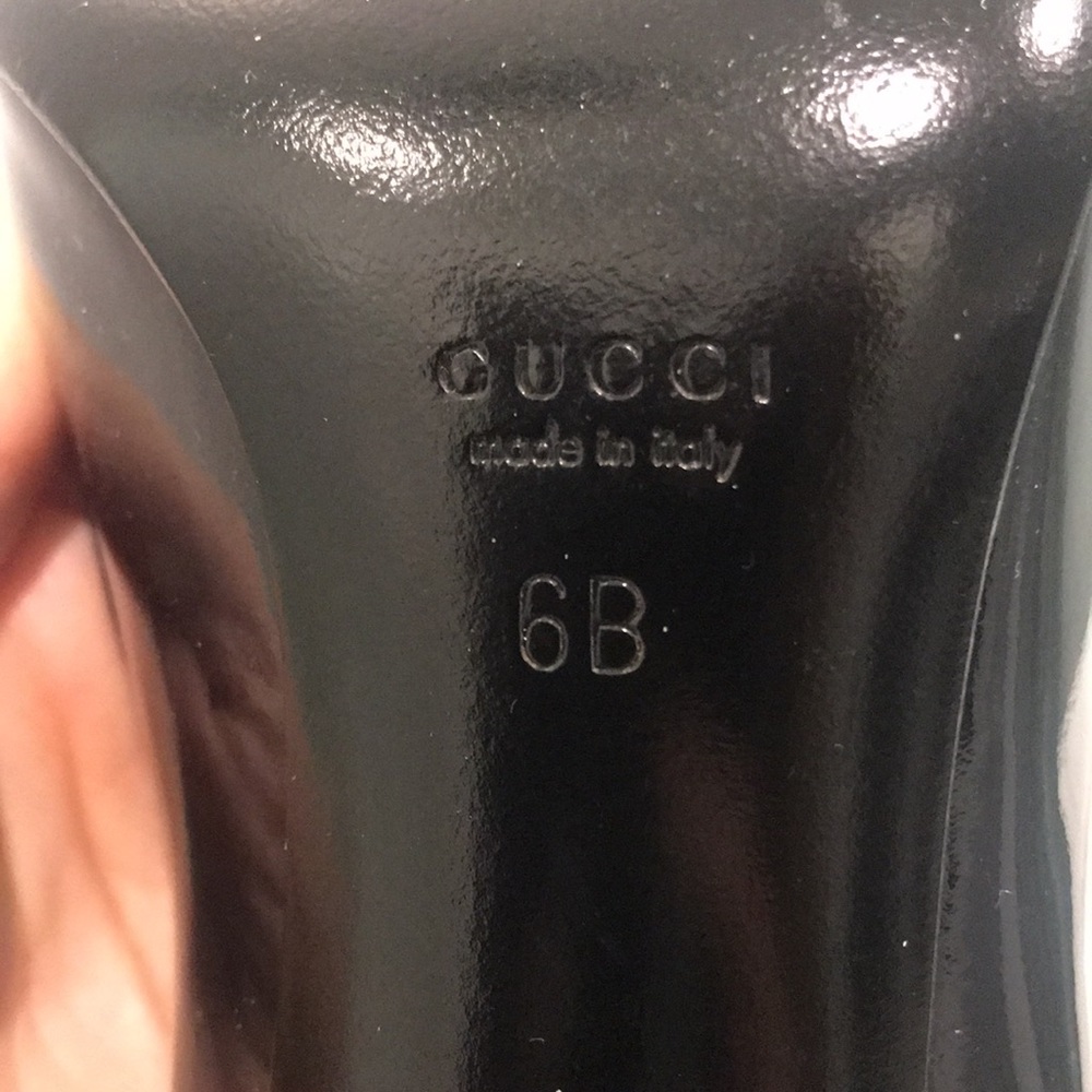 Gucci | Navy Patent Leather Heels Size 6 - Picture 7 of 10